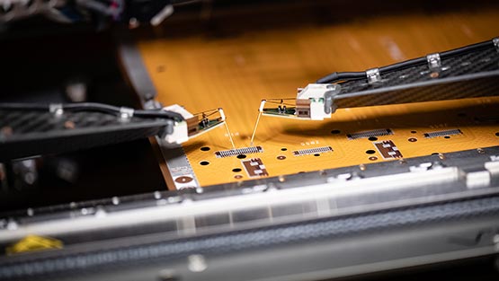 Gros plan sur la réalisation de circuits imprimés